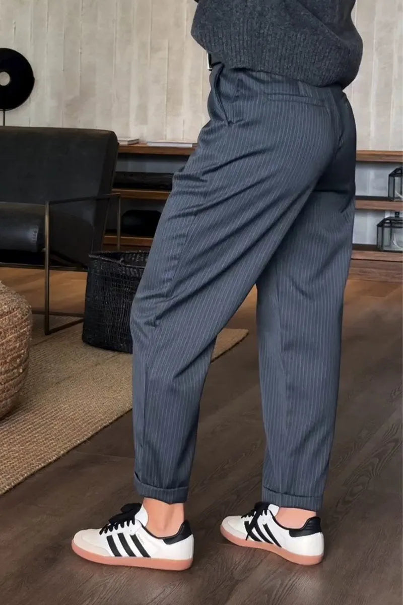 1+1 GRATIS MATHILDA | ELEGANTE, FIGURSCHMEICHELNDE HOSE MIT STREIFEN